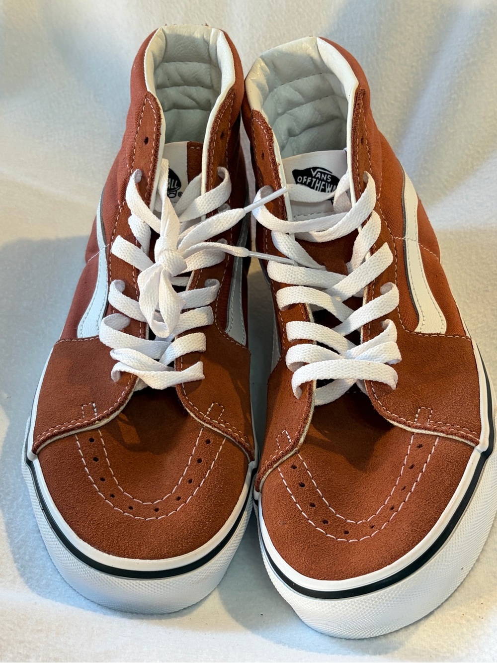 Vans Sk8-Hi MTE in rust orange. Men’s size 8. New without tags
